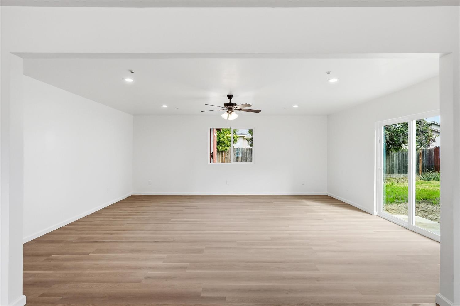 2020 Aspen St, Selma, CA 93662