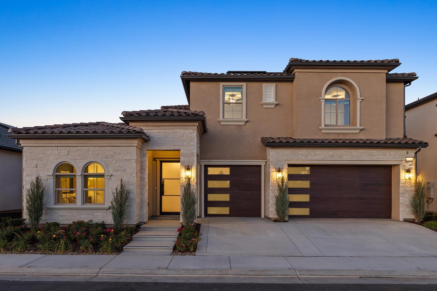 11214 N Via Ravenna Dr, Fresno, CA 93730