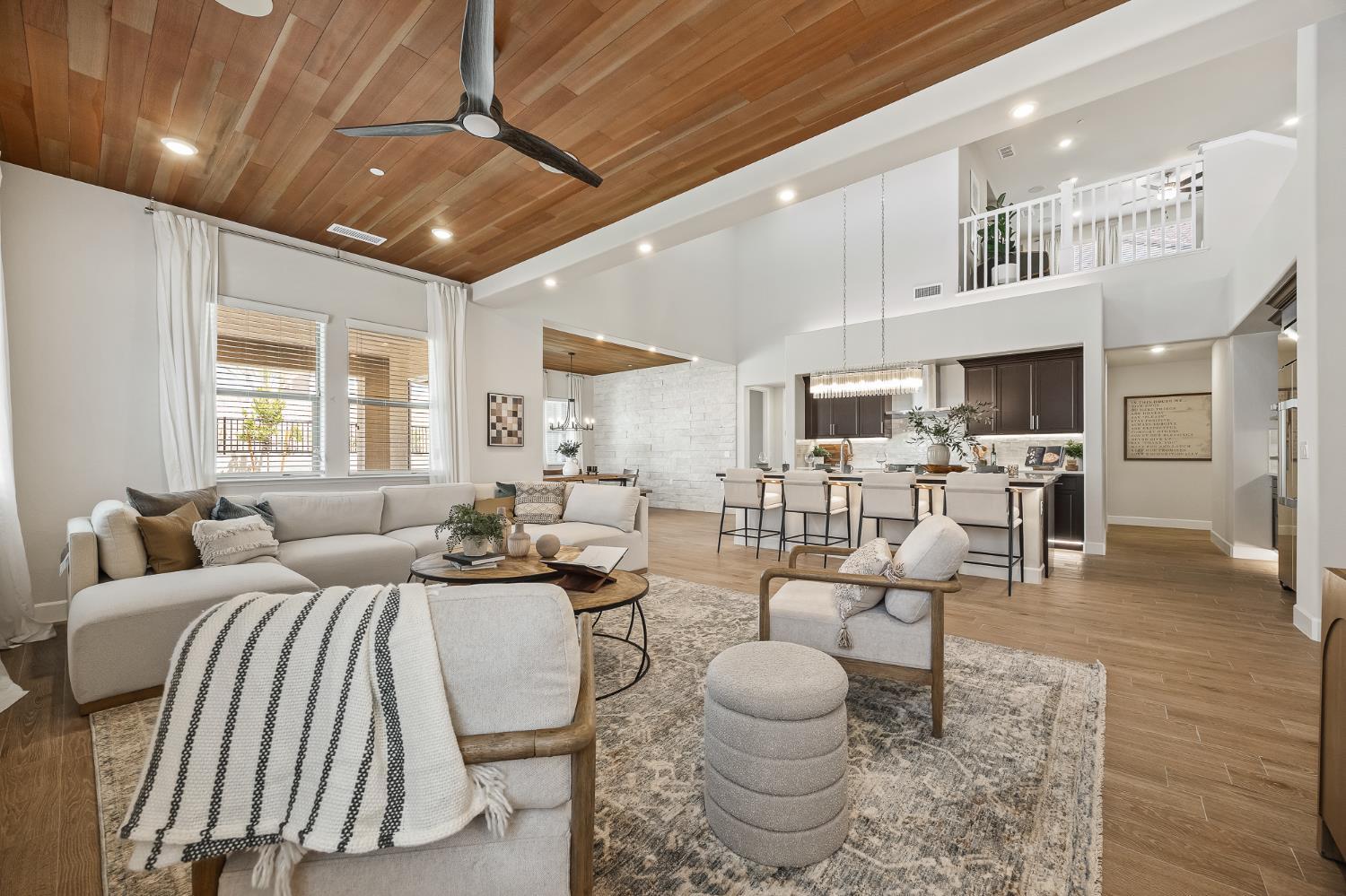 11214 N Via Ravenna Dr, Fresno, CA 93730