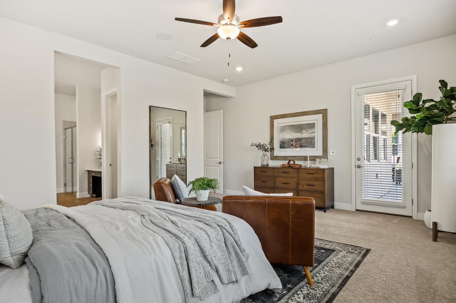 11214 N Via Ravenna Dr, Fresno, CA 93730