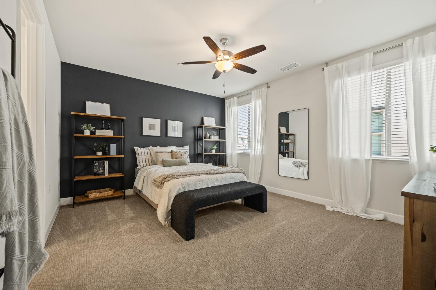 11214 N Via Ravenna Dr, Fresno, CA 93730