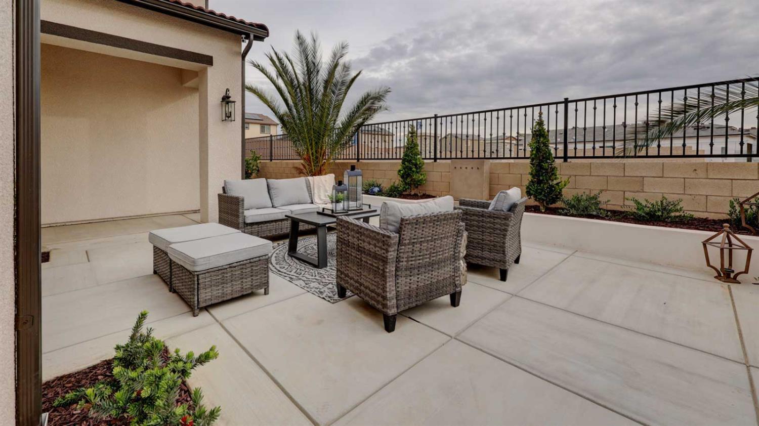 11206 N Via Ravenna Dr, Fresno, CA 93730