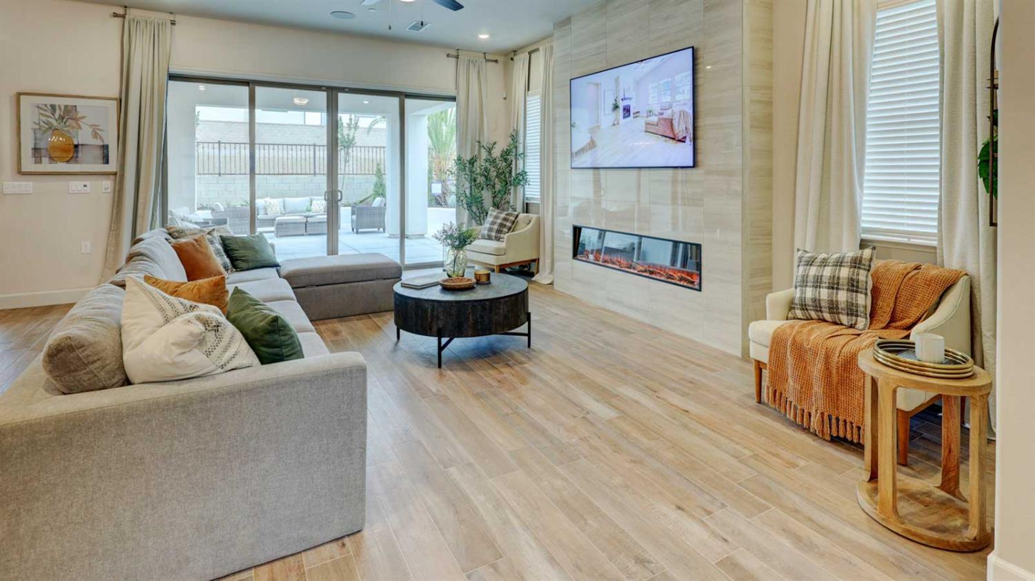 11206 N Via Ravenna Dr, Fresno, CA 93730