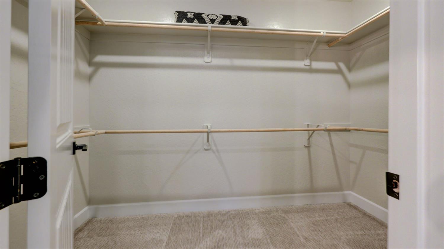 11206 N Via Ravenna Dr, Fresno, CA 93730