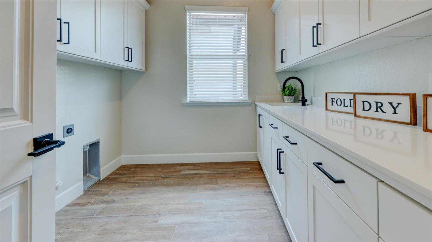 11206 N Via Ravenna Dr, Fresno, CA 93730