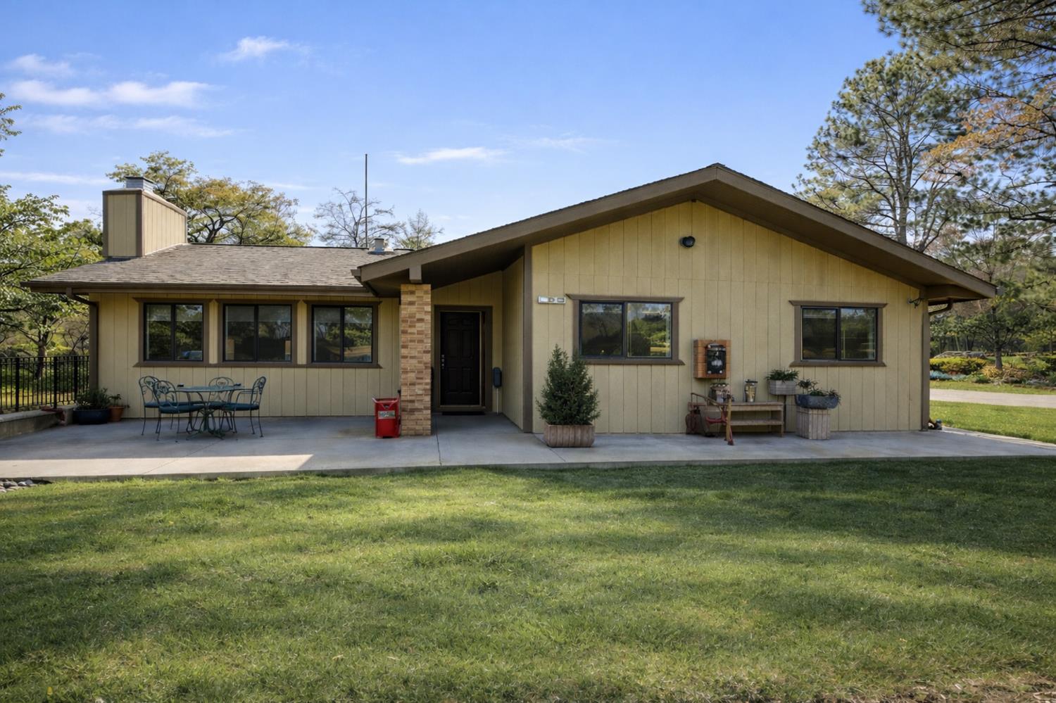 30451 Horseshoe Dr, Coarsegold, CA 93614