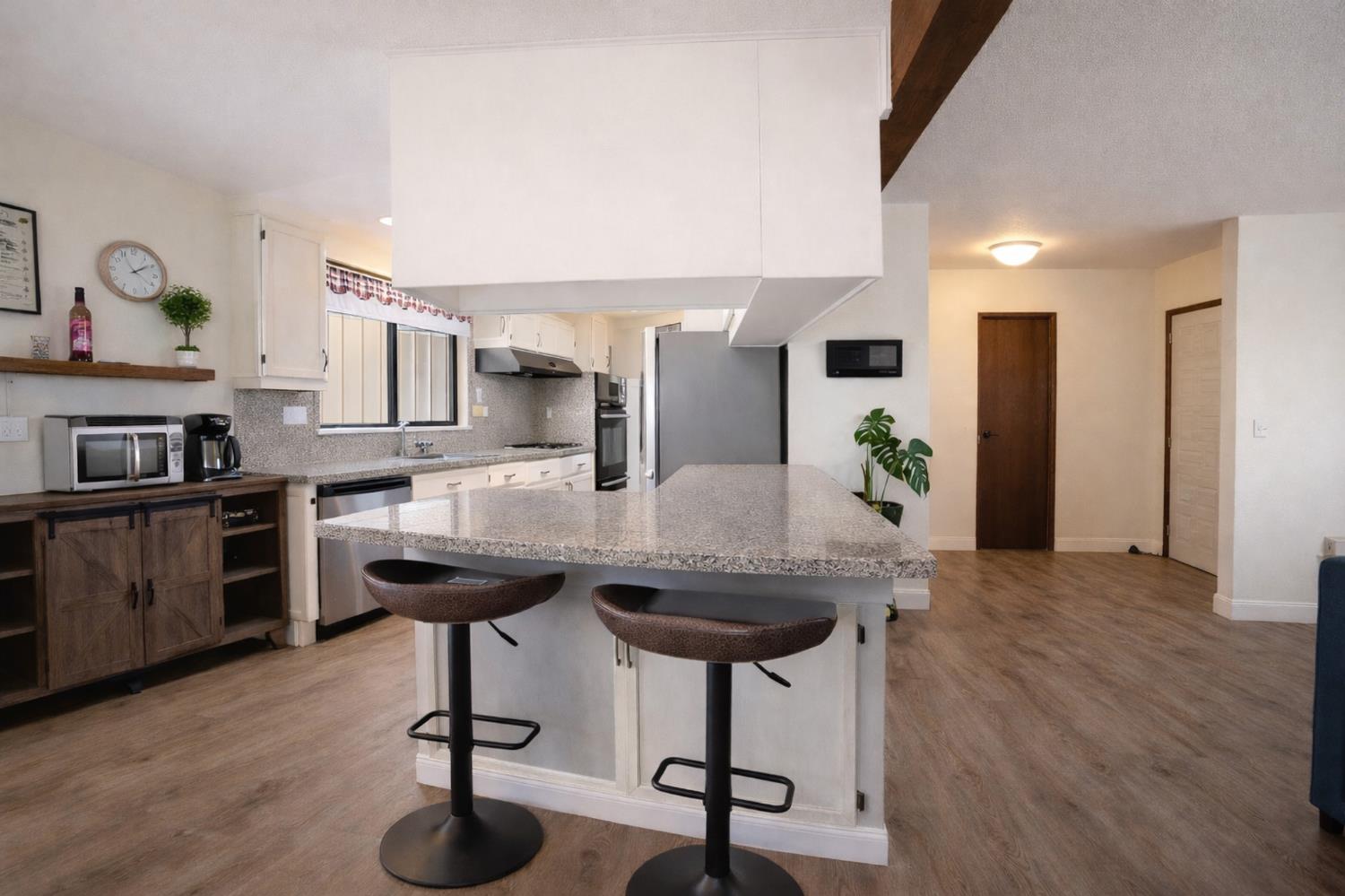 30451 Horseshoe Dr, Coarsegold, CA 93614