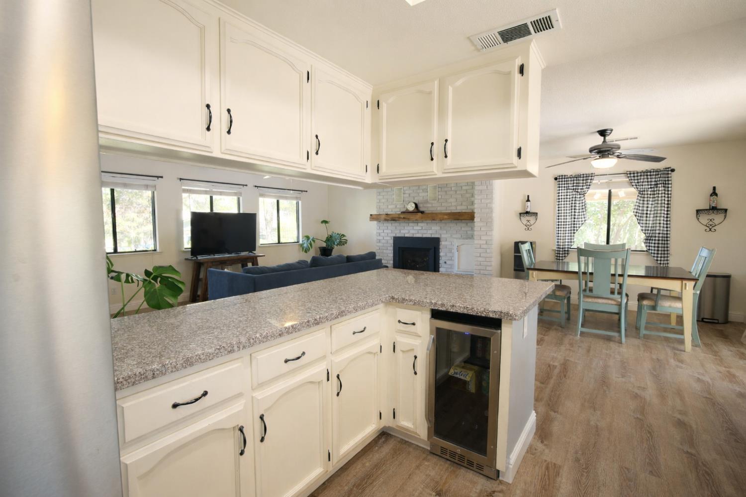 30451 Horseshoe Dr, Coarsegold, CA 93614