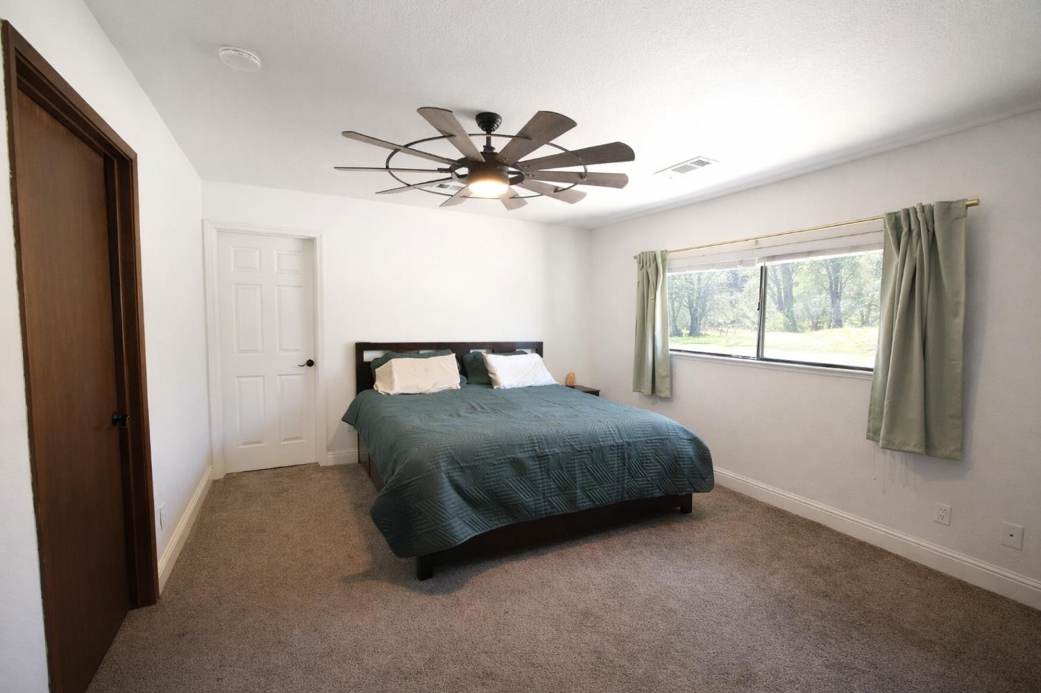 30451 Horseshoe Dr, Coarsegold, CA 93614