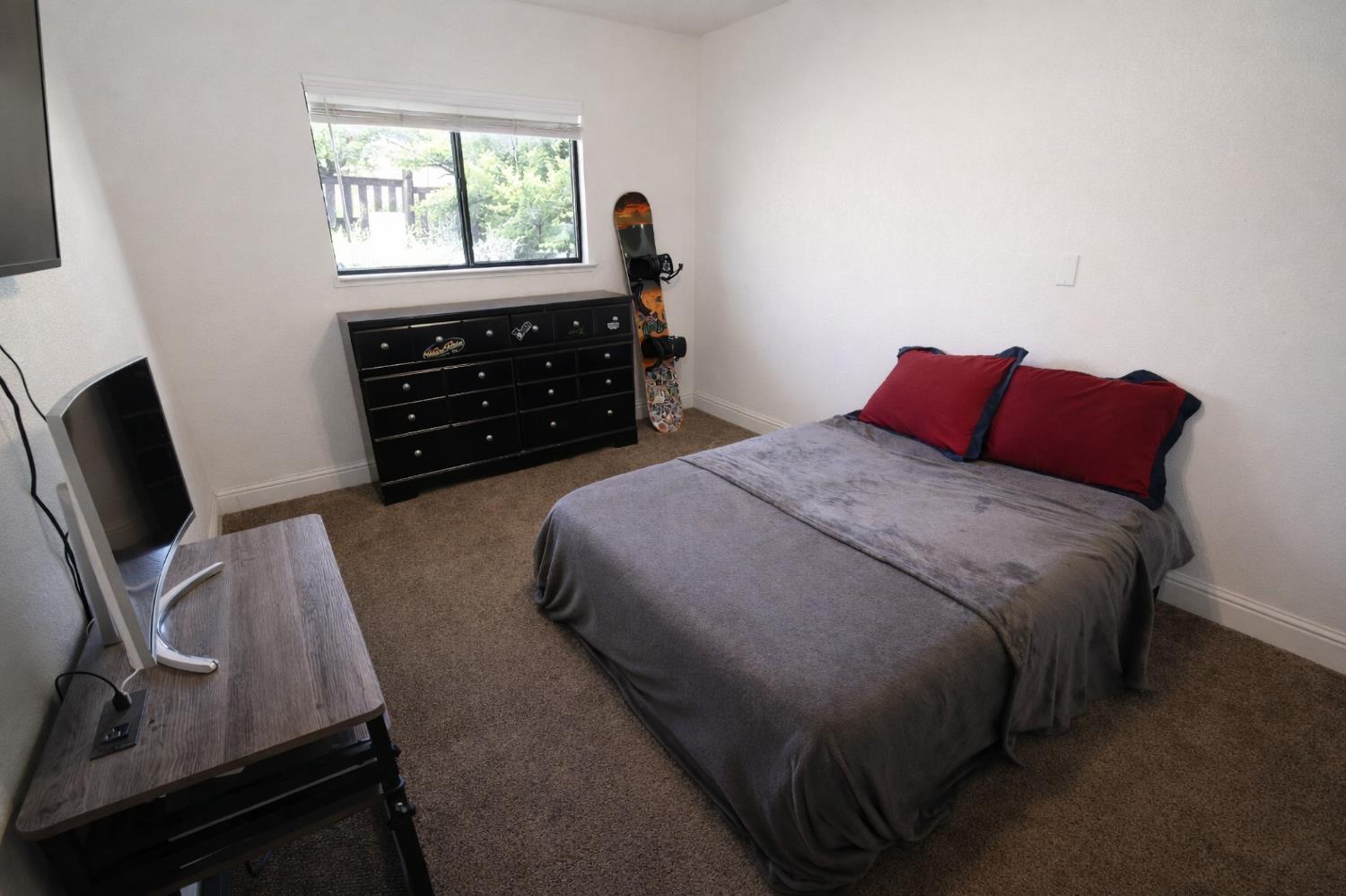 30451 Horseshoe Dr, Coarsegold, CA 93614