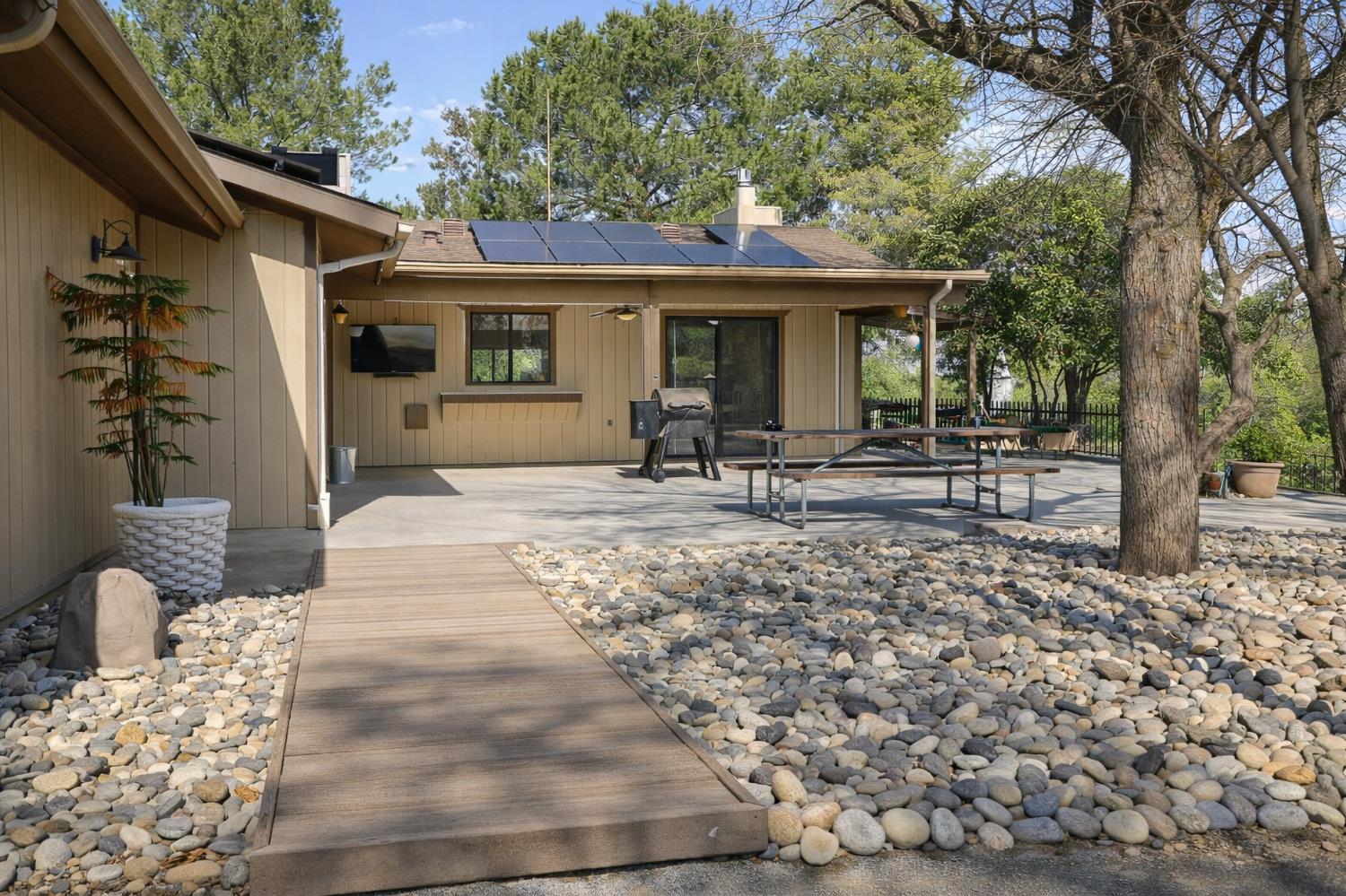 30451 Horseshoe Dr, Coarsegold, CA 93614