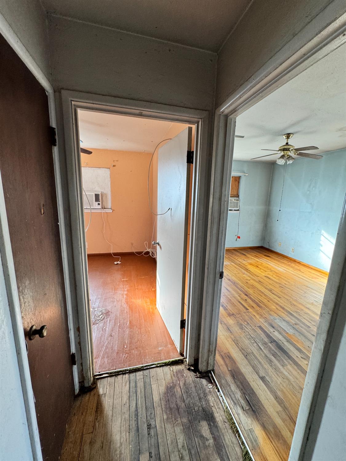 5703 E Hampton Way, Fresno, CA 93727