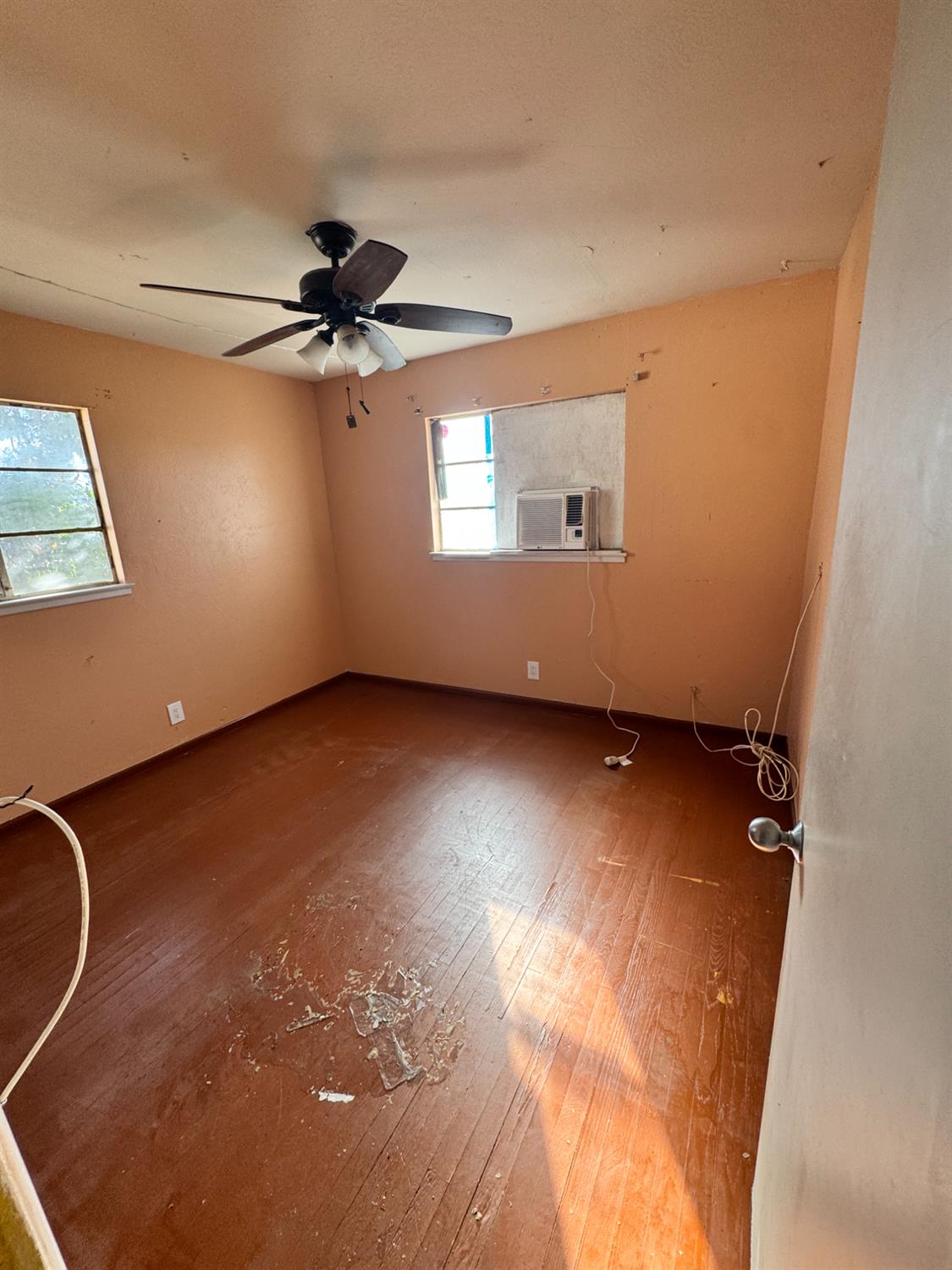 5703 E Hampton Way, Fresno, CA 93727