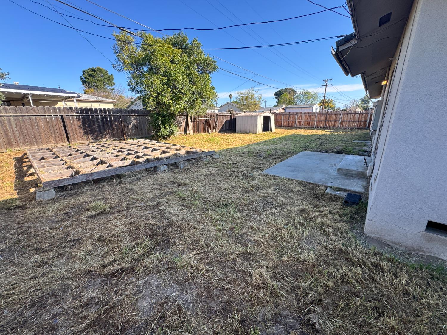 5703 E Hampton Way, Fresno, CA 93727