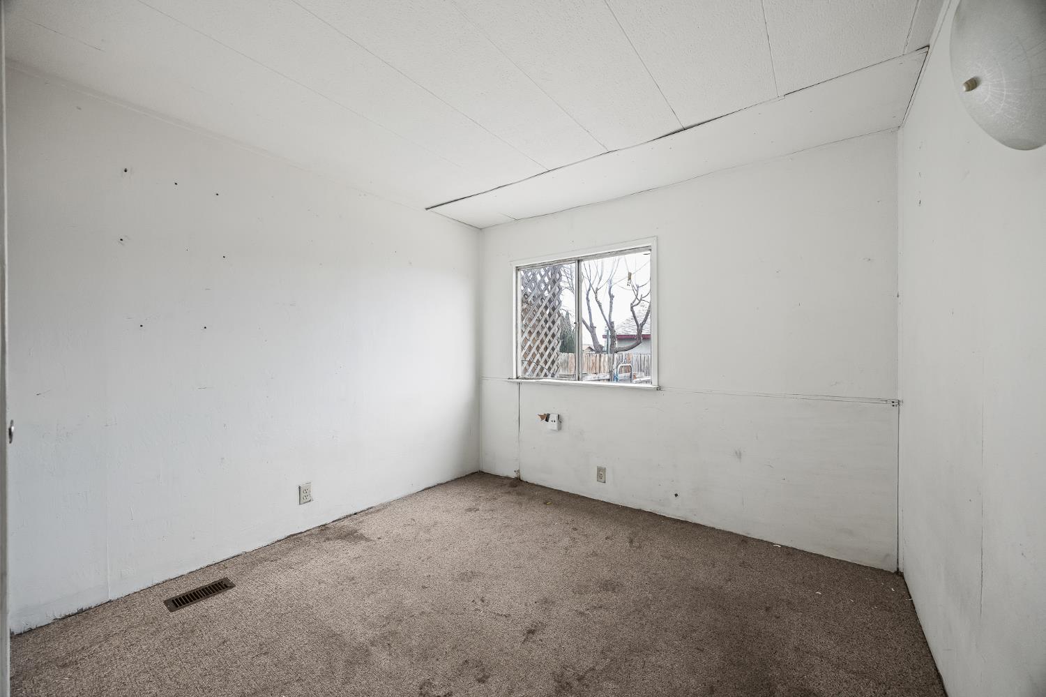 9631 Garden, Hanford, CA 93230