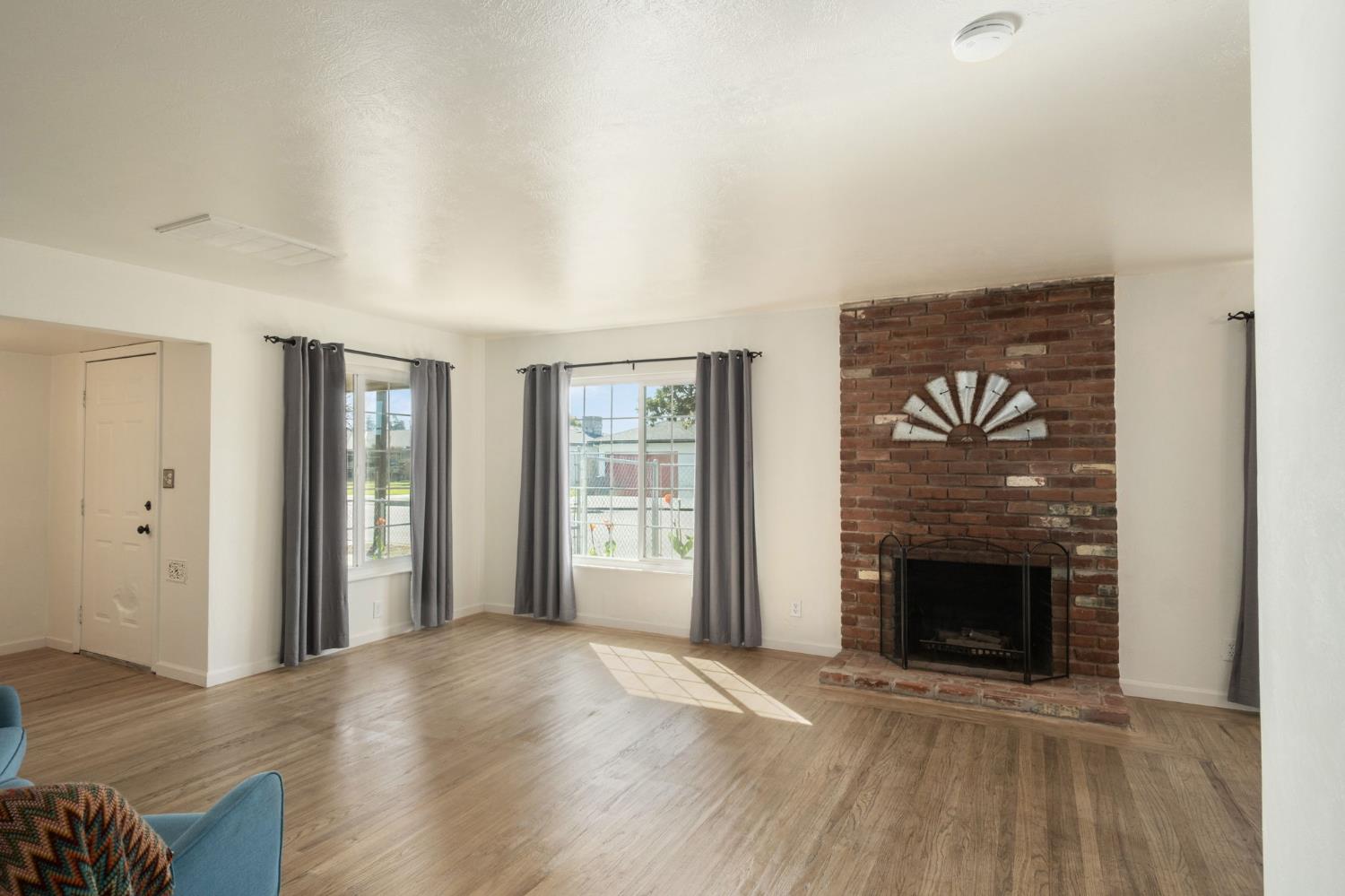 3905 E Cortland Ave, Fresno, CA 93726