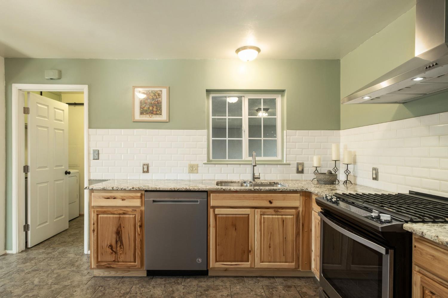 3905 E Cortland Ave, Fresno, CA 93726