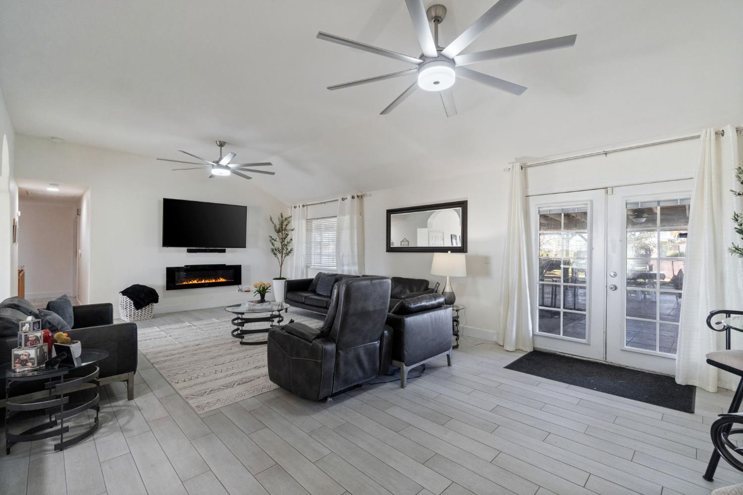 18294 Road 27, Madera, CA 93638