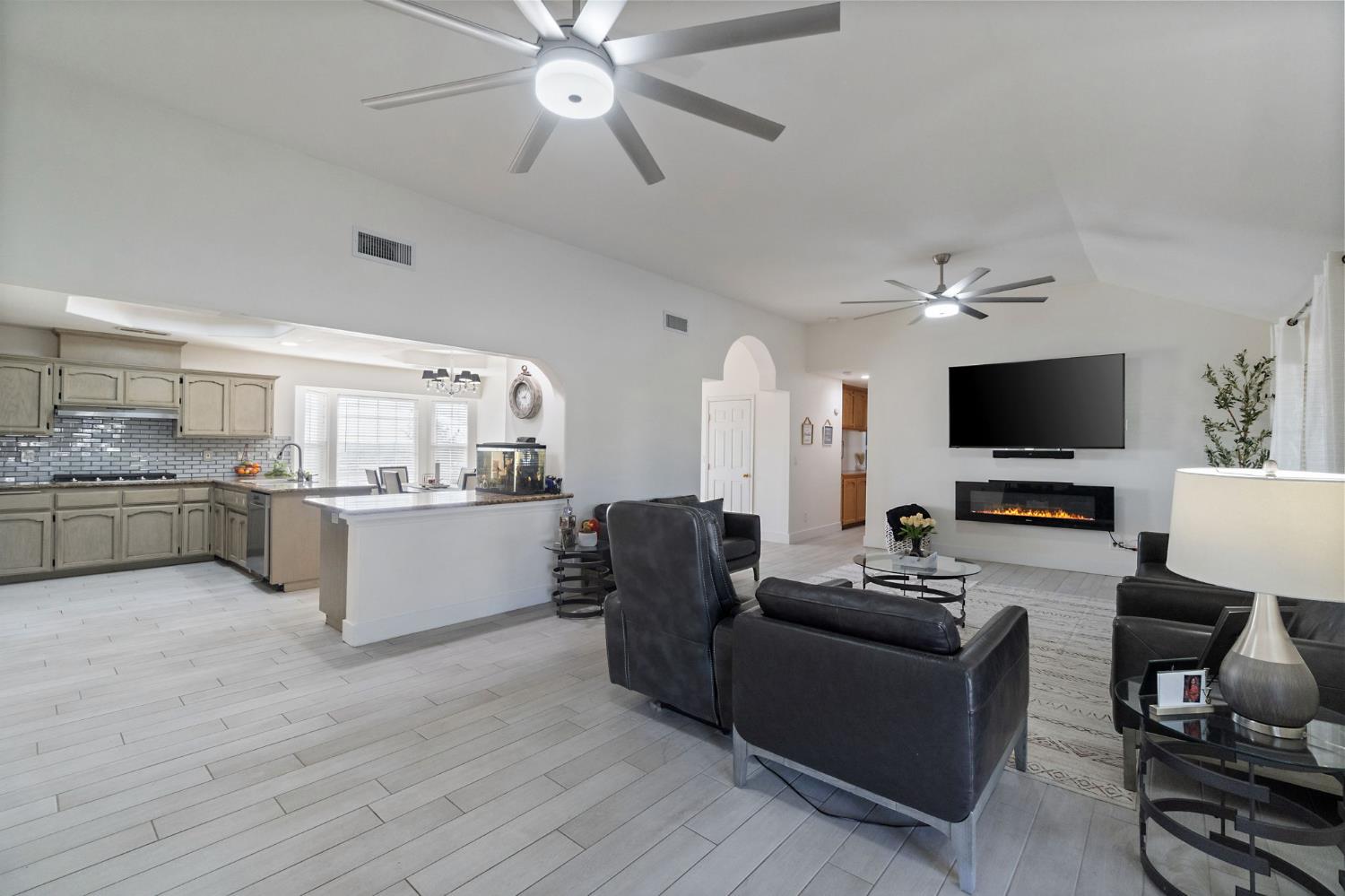 18294 Road 27, Madera, CA 93638