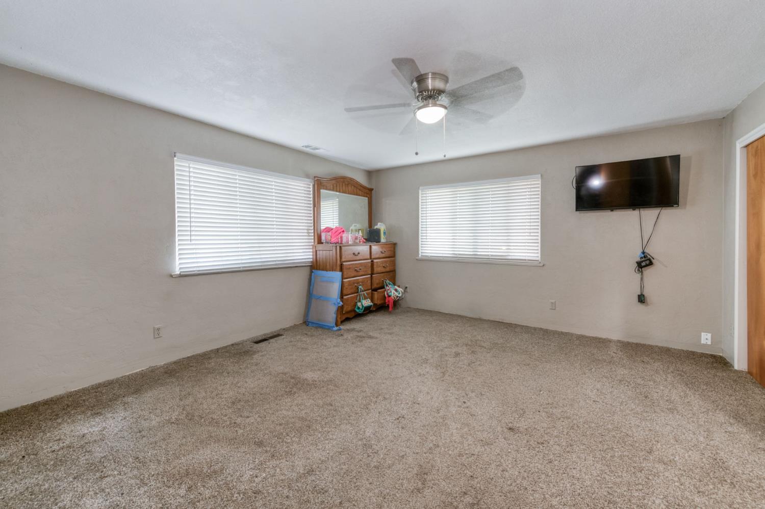 560 10Th Ave, Kingsburg, CA 93631