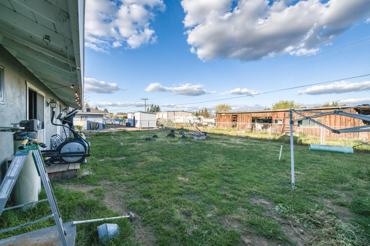 560 10Th Ave, Kingsburg, CA 93631