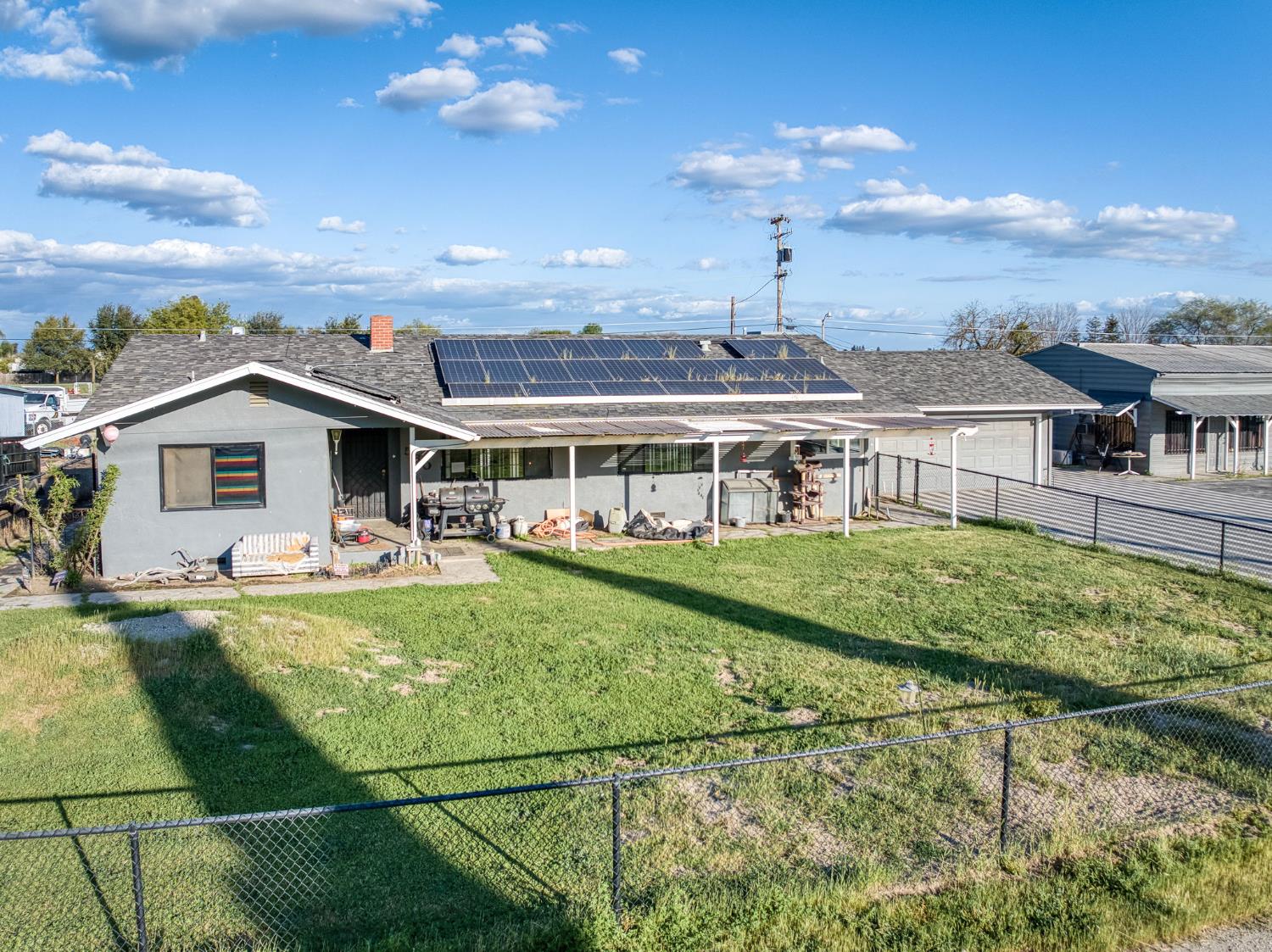 560 10Th Ave, Kingsburg, CA 93631