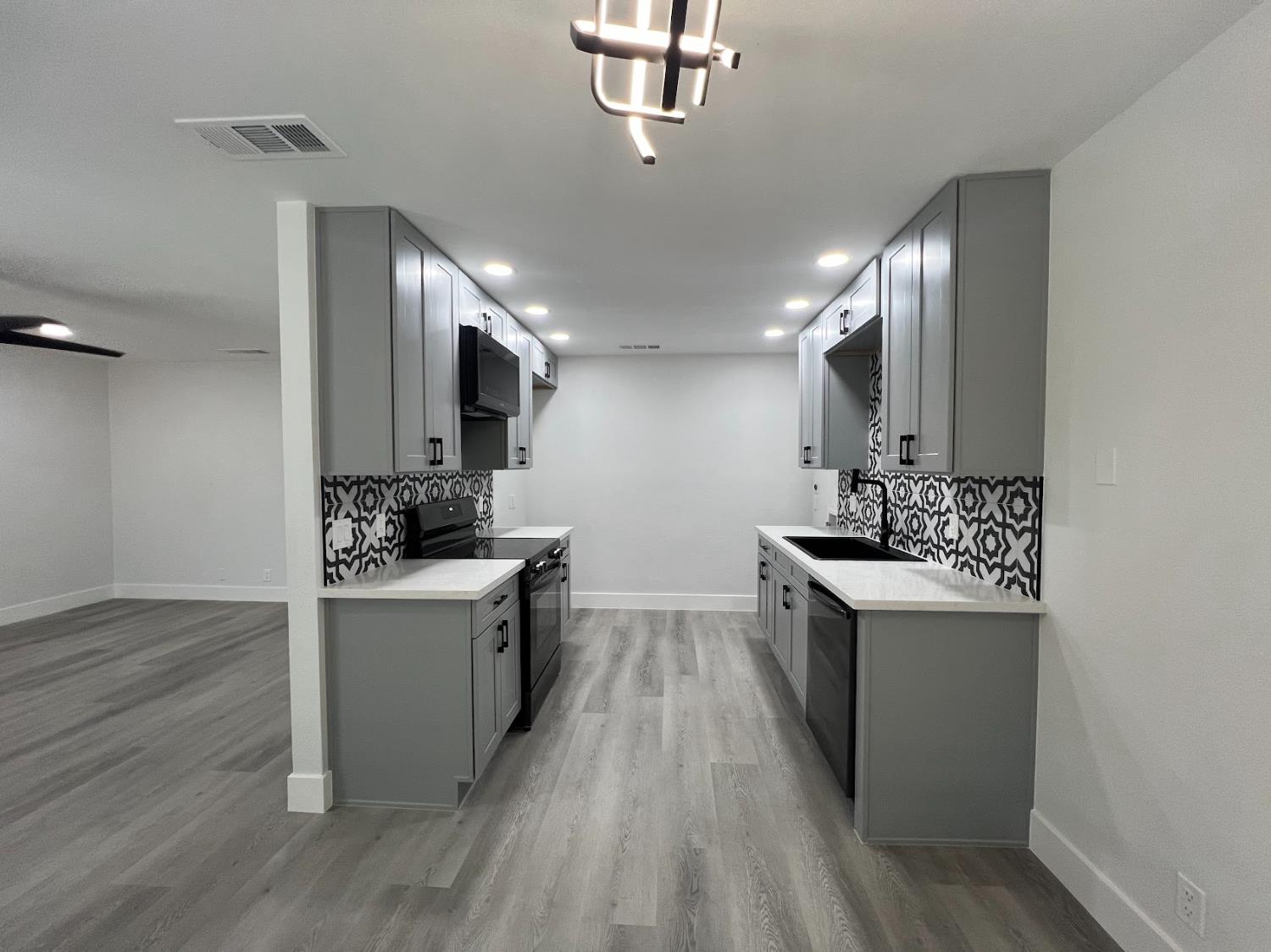 657 W Parlier Ave #125, Reedley, CA 93654
