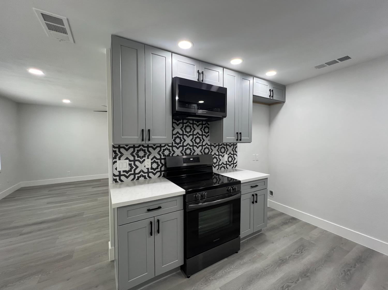 657 W Parlier Ave #125, Reedley, CA 93654