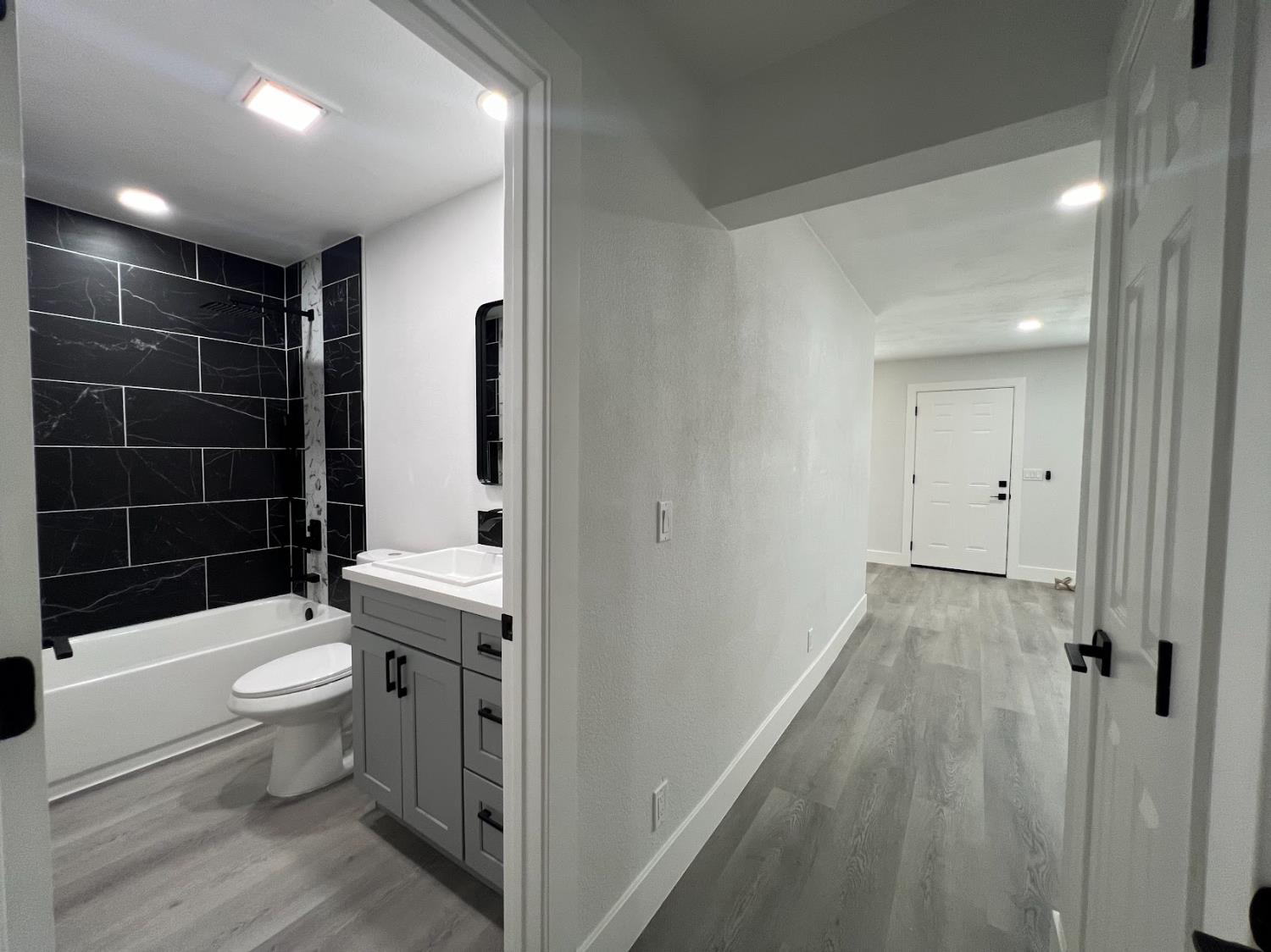 657 W Parlier Ave #125, Reedley, CA 93654