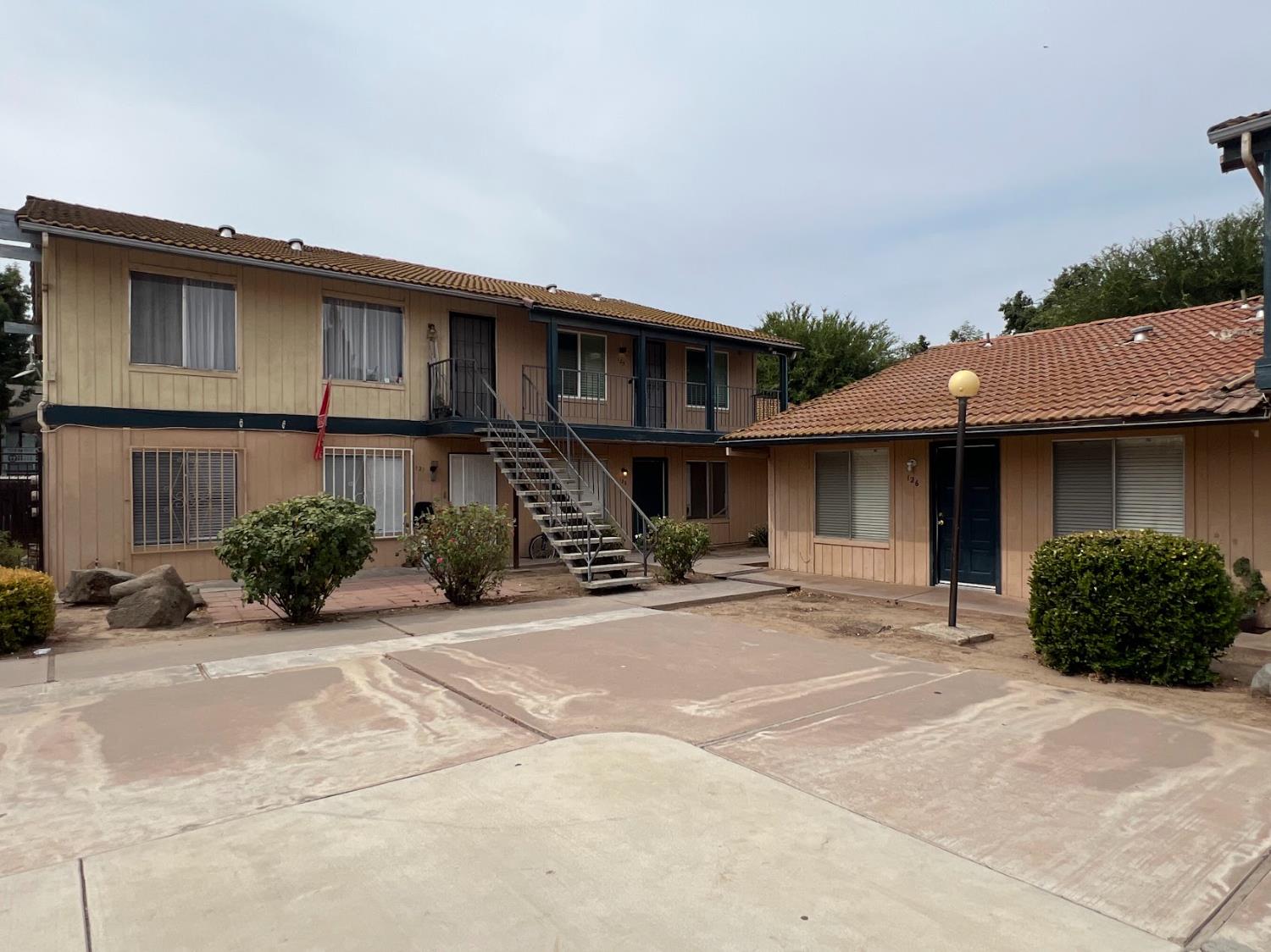657 W Parlier Ave #125, Reedley, CA 93654