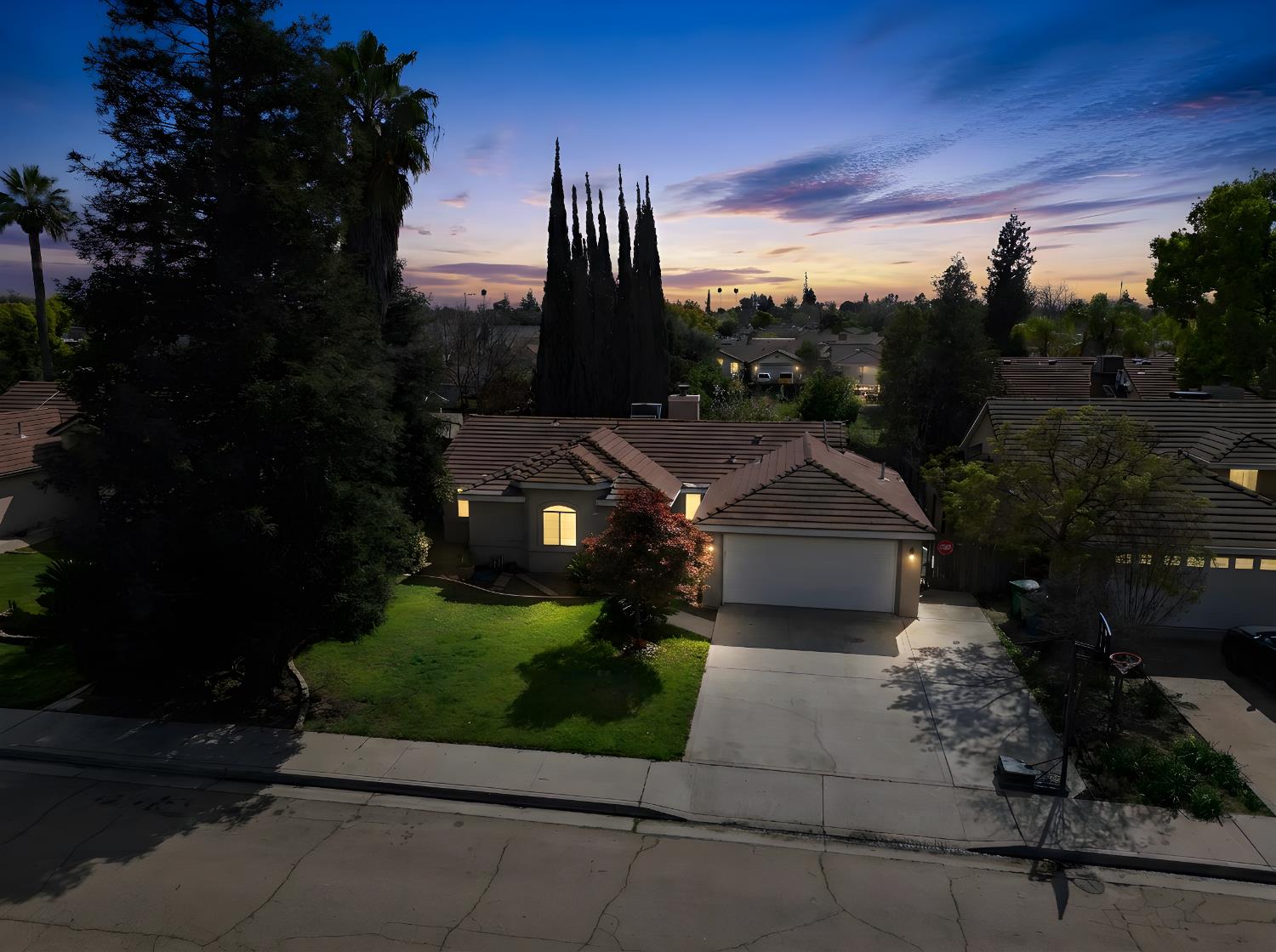 2019 Oak St, Selma, CA 93662