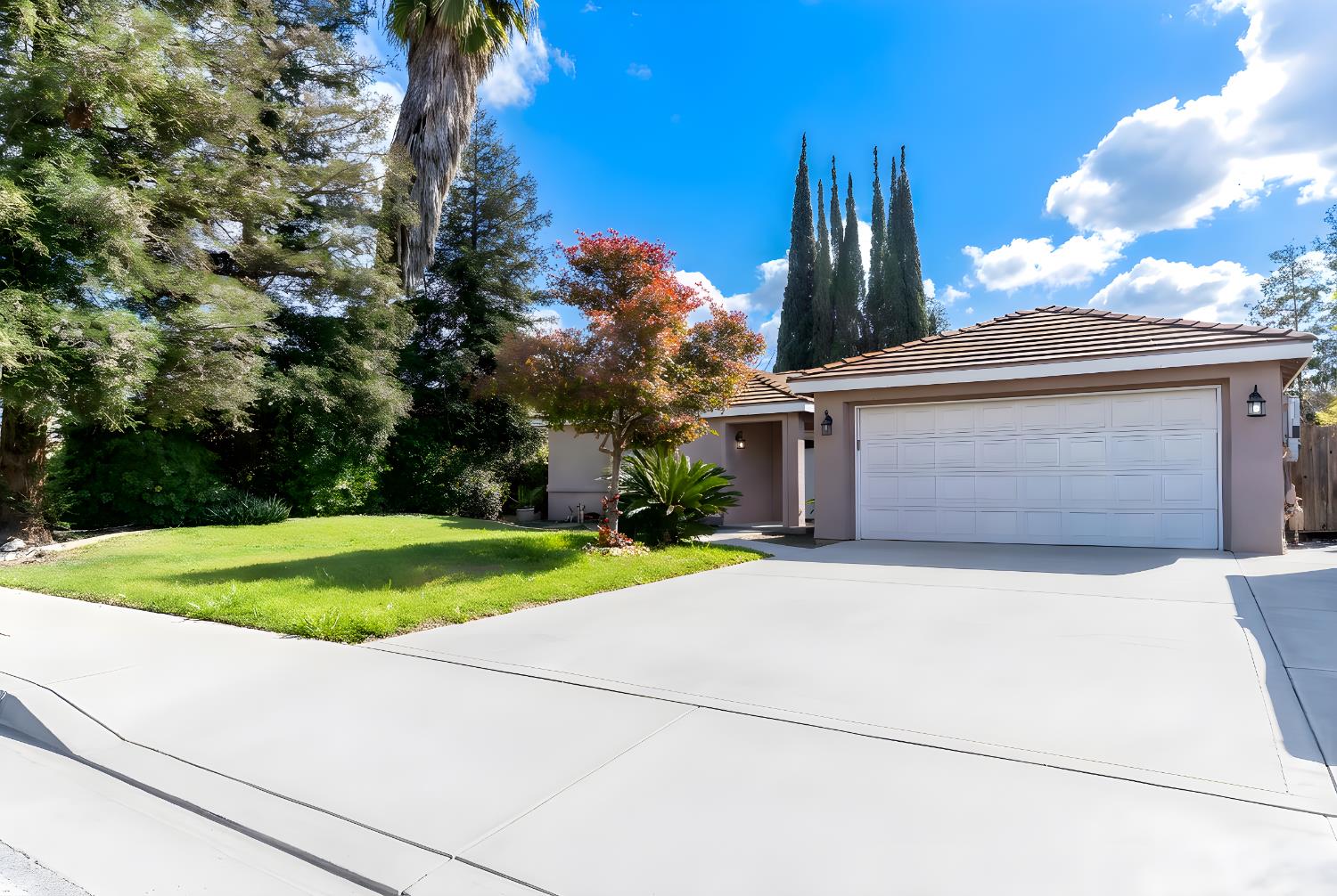 2019 Oak St, Selma, CA 93662