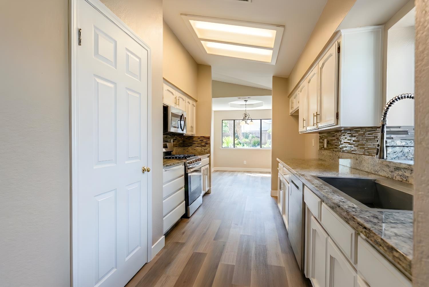 2019 Oak St, Selma, CA 93662