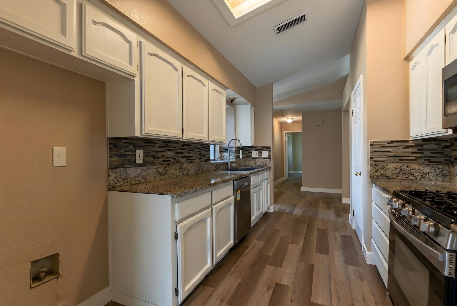 2019 Oak St, Selma, CA 93662