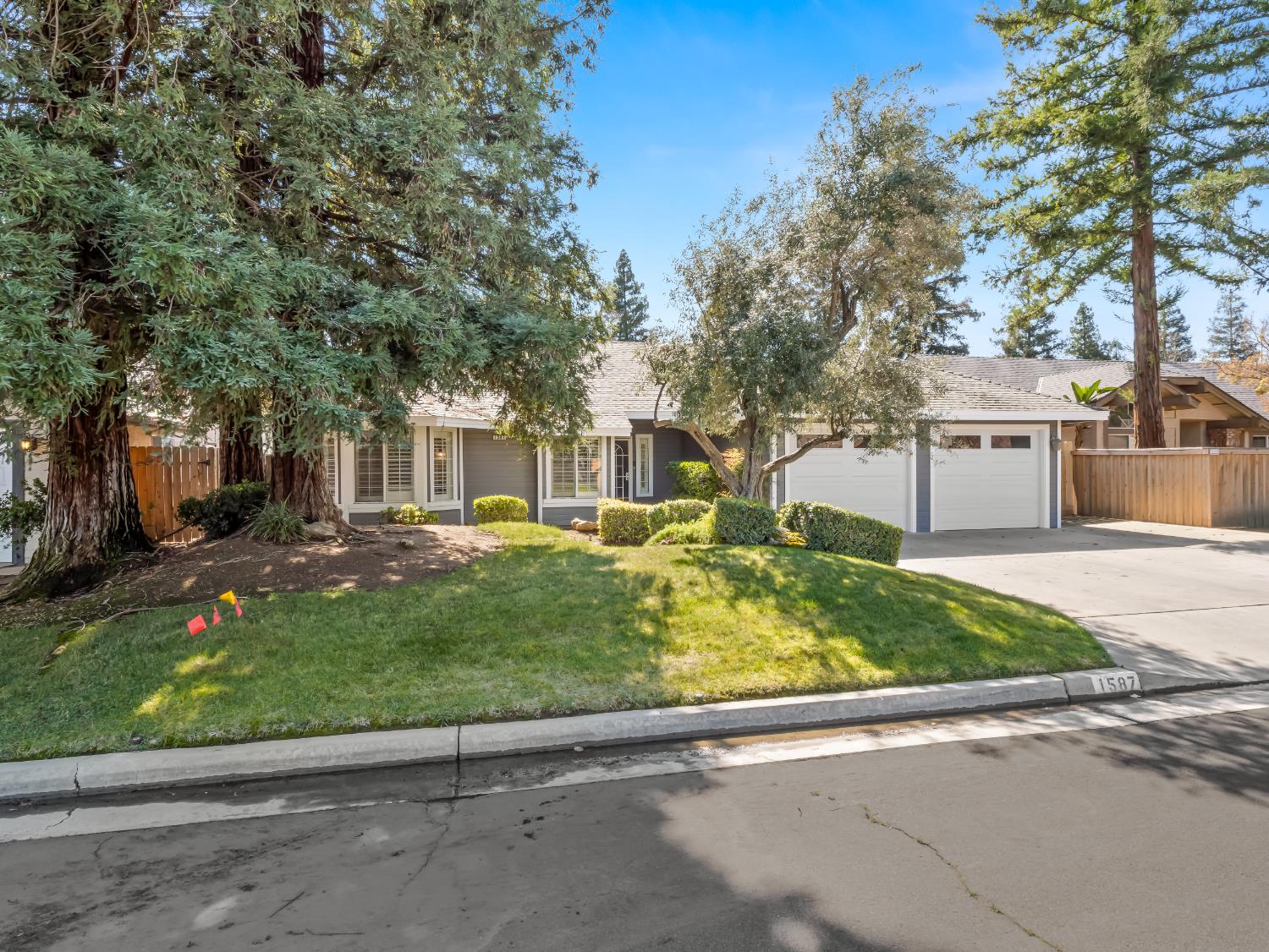 1587 E Trenton Ave, Fresno, CA 93720