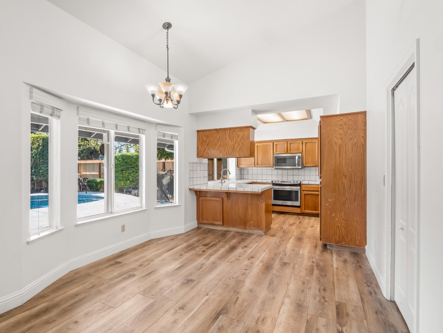 1587 E Trenton Ave, Fresno, CA 93720