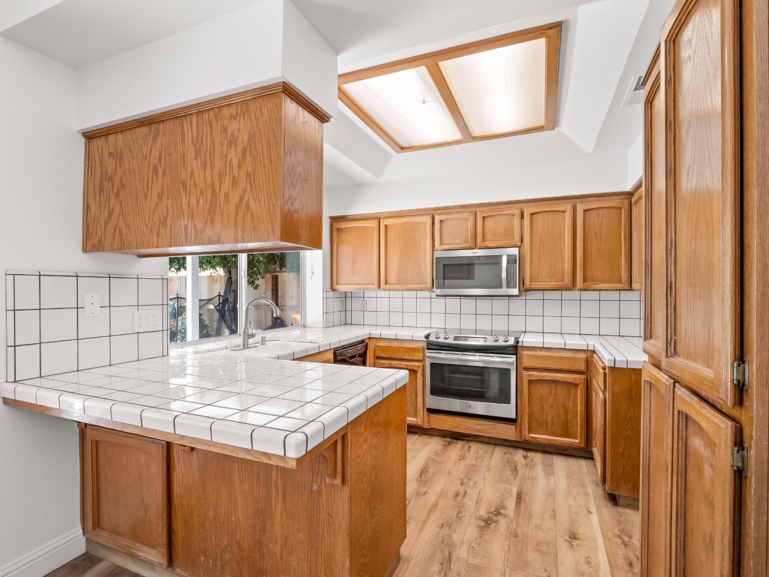 1587 E Trenton Ave, Fresno, CA 93720