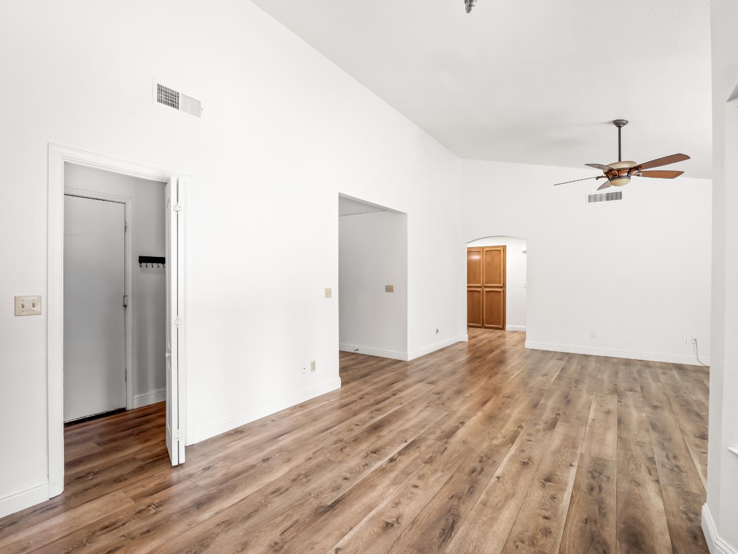 1587 E Trenton Ave, Fresno, CA 93720