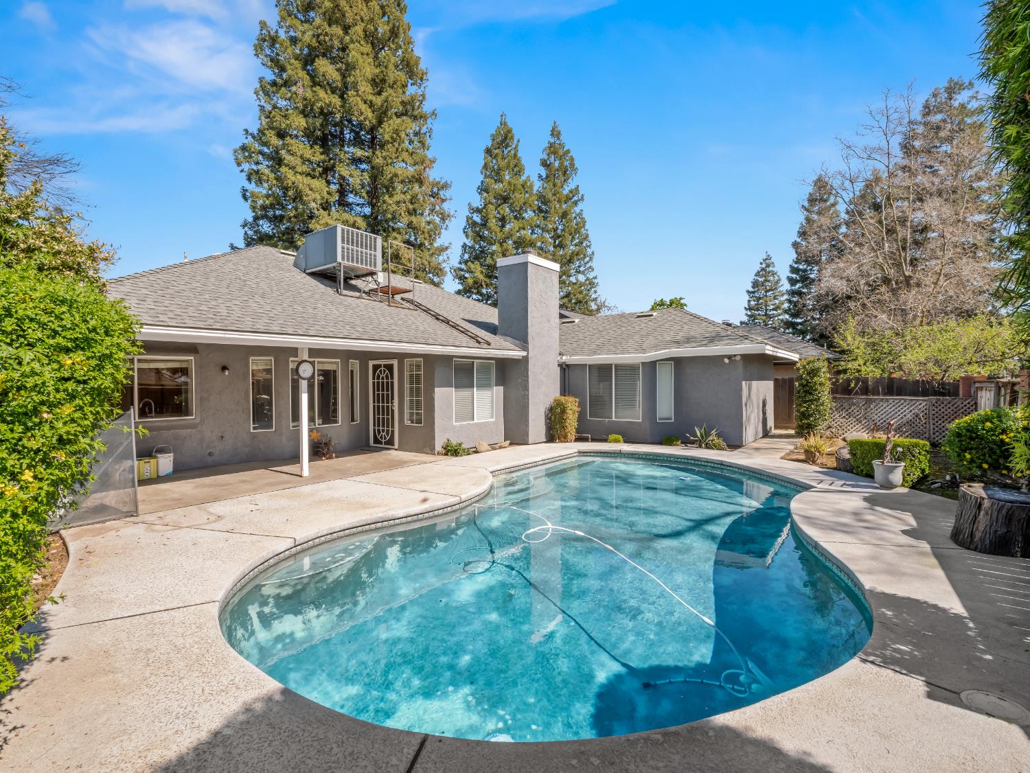 1587 E Trenton Ave, Fresno, CA 93720