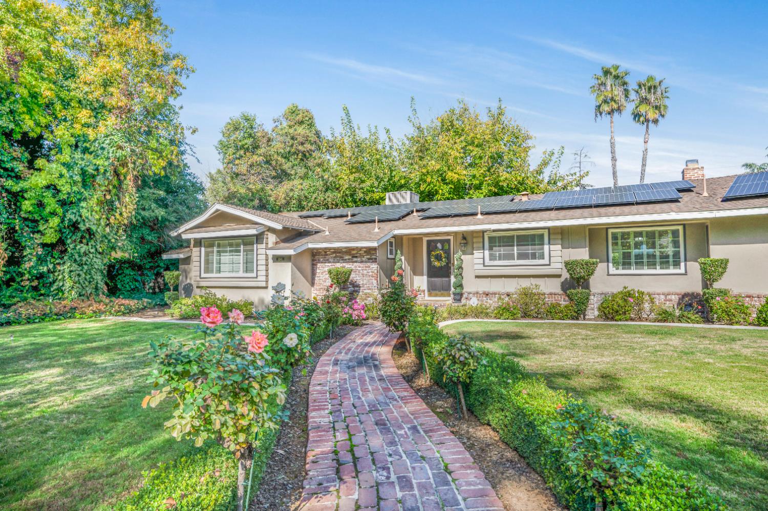 1041 E Alamos Ave, Fresno, CA 93704