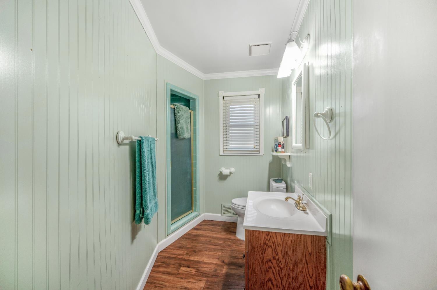 1041 E Alamos Ave, Fresno, CA 93704