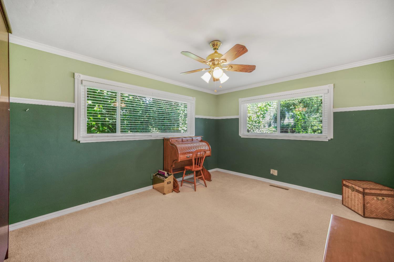 1041 E Alamos Ave, Fresno, CA 93704