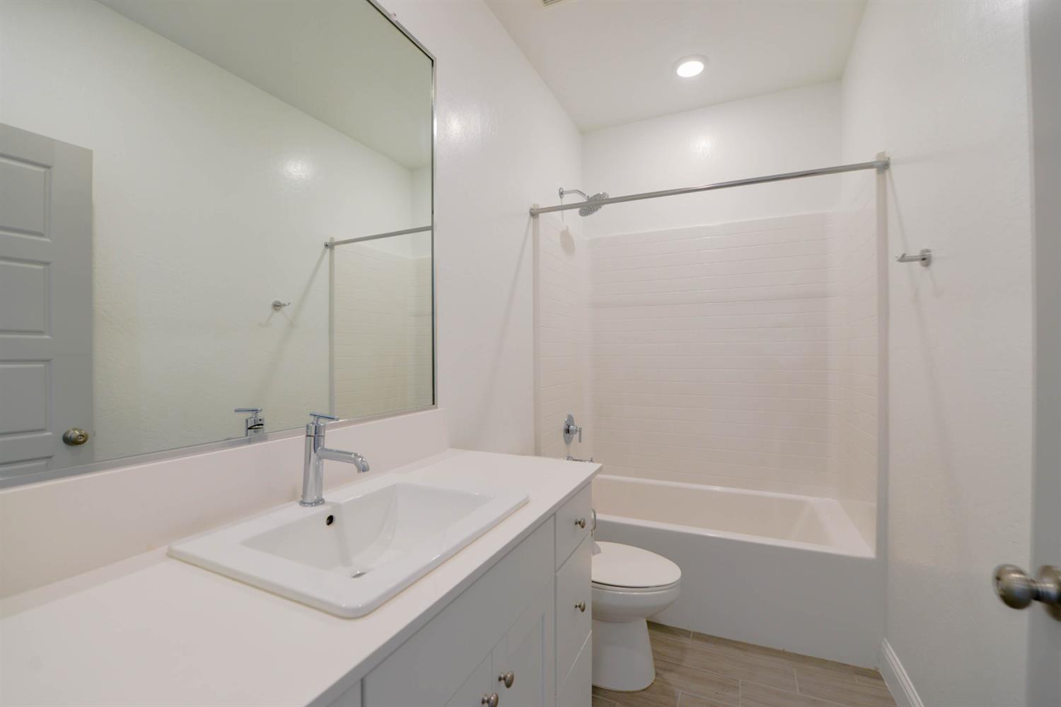 7147 W Twain Ave, Fresno, CA 93723