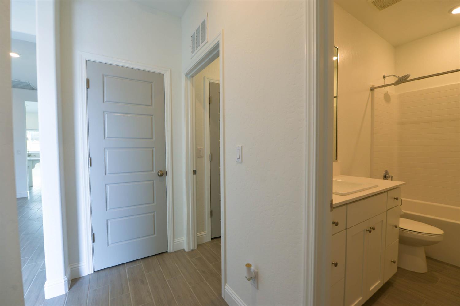 7147 W Twain Ave, Fresno, CA 93723