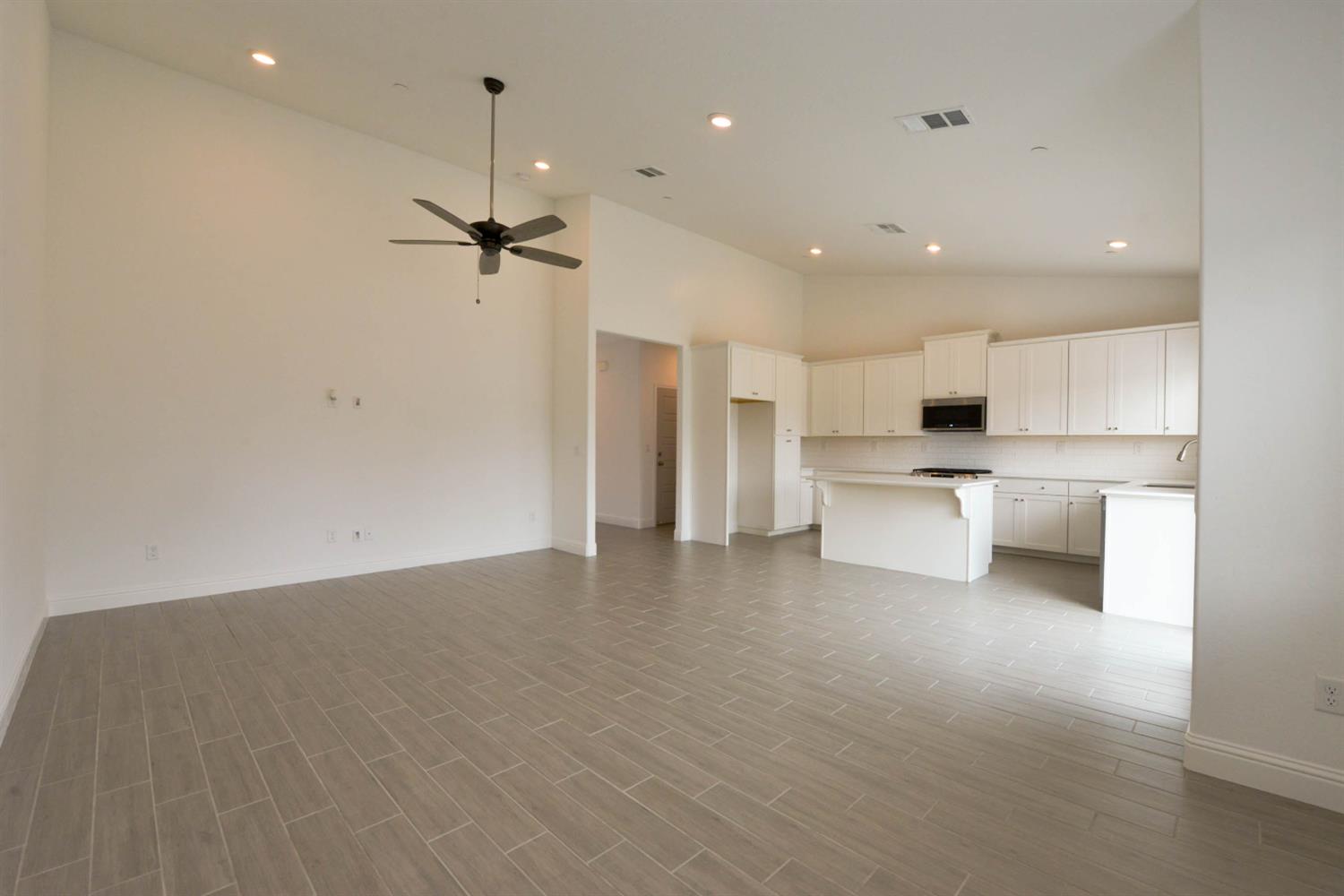 7147 W Twain Ave, Fresno, CA 93723