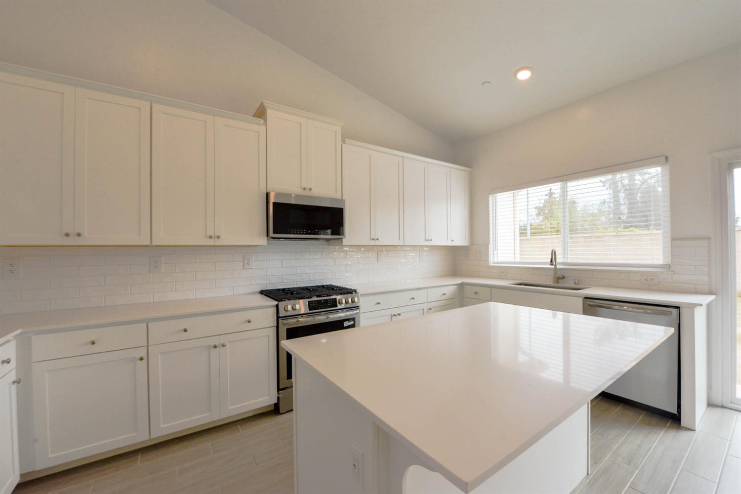 7147 W Twain Ave, Fresno, CA 93723