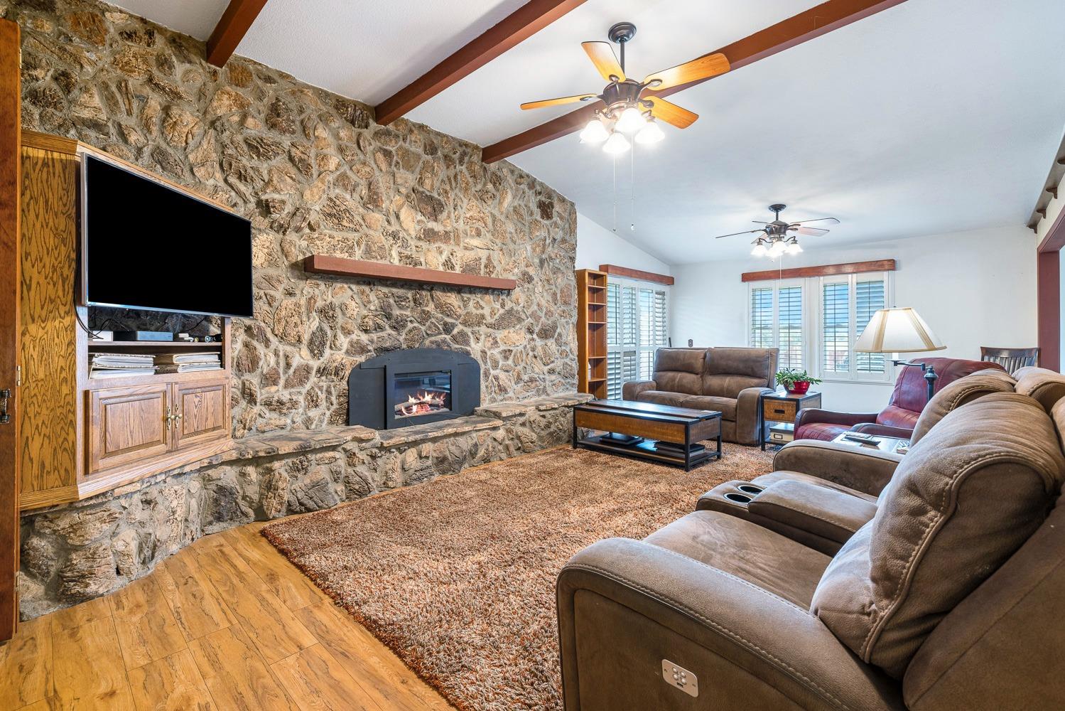 35427 Avenue 14, Madera, CA 93636