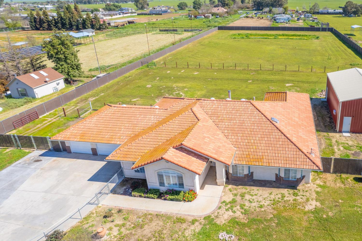 16601 La Canada Rd, Madera, CA 93636