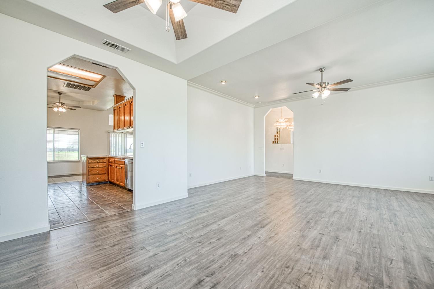 16601 La Canada Rd, Madera, CA 93636