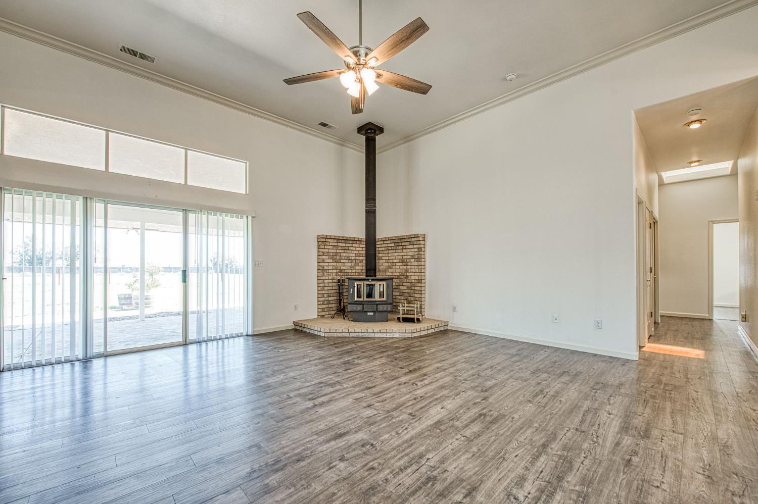 16601 La Canada Rd, Madera, CA 93636